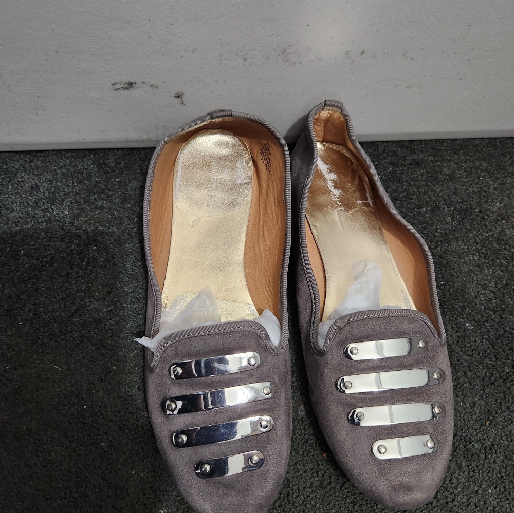 Nine West Gray and Silver Flats with Metallic Stripes